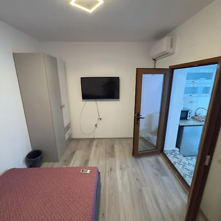 招待所 Vegy House